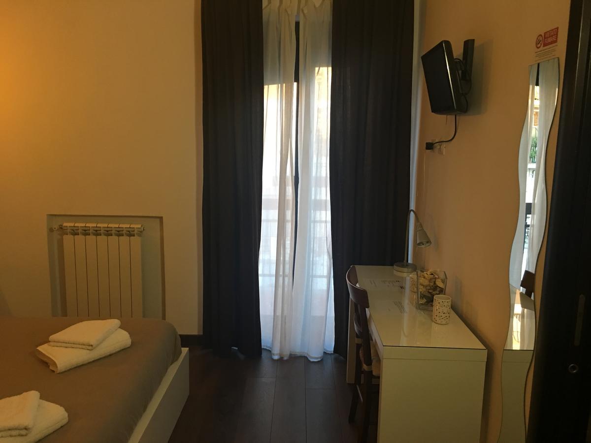 로마 알미 룸스 B&B 외부 사진