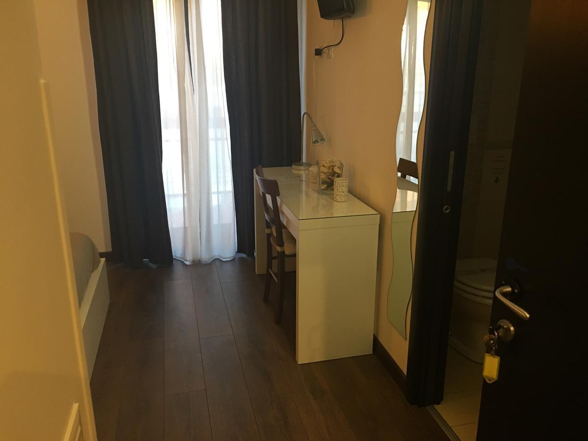 로마 알미 룸스 B&B 외부 사진